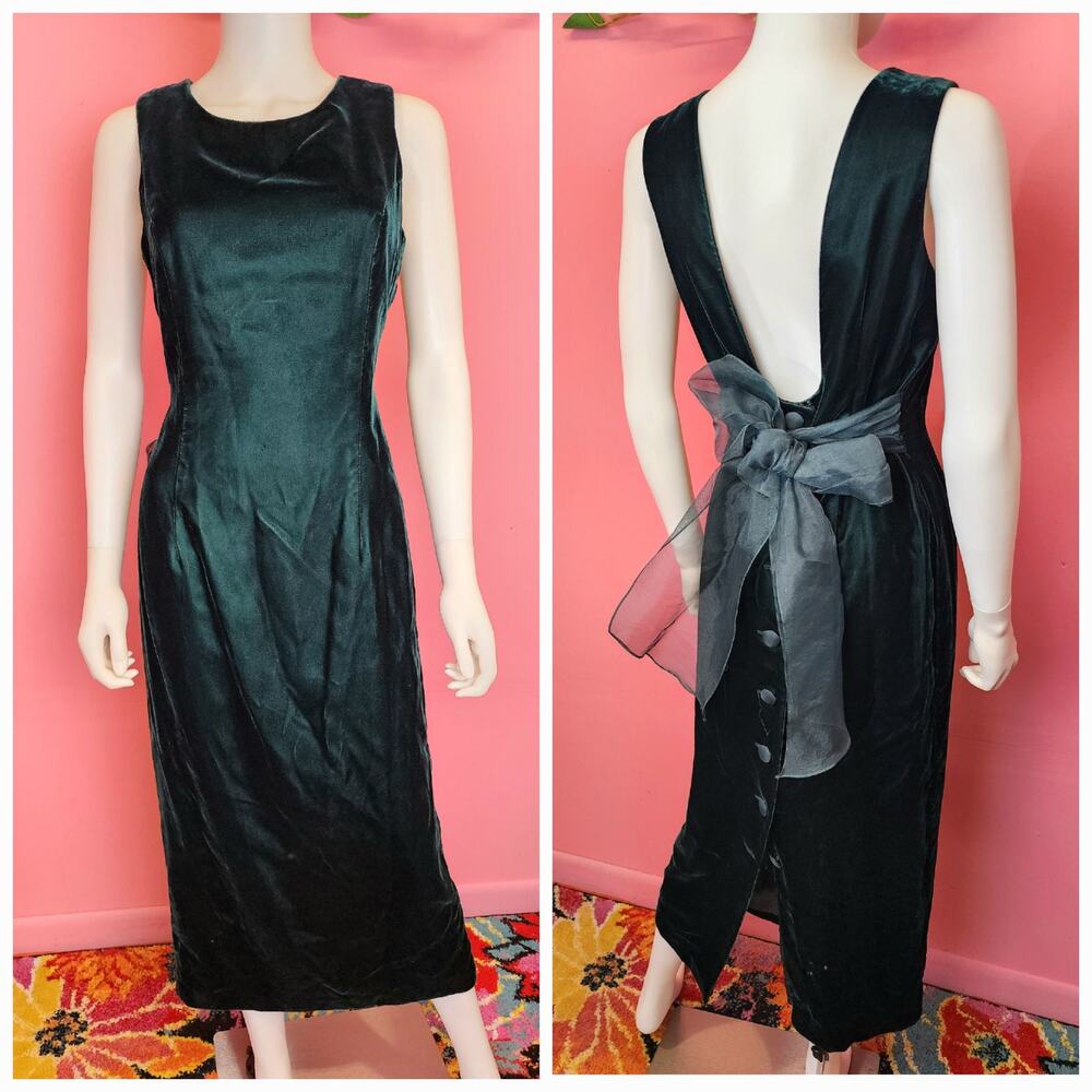Vintage 1980s/1990's Dark Emerald Green Velvet Gown Low Button Up Back Large Bow